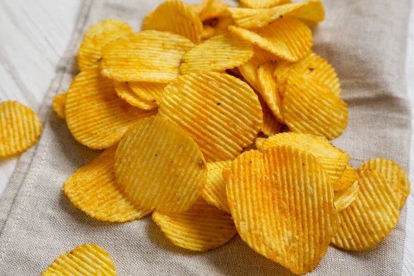 Ruffled Cheese Potato Chips Zijaanzicht Close — Stockfoto