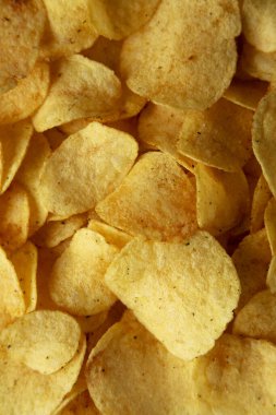 Ekşi krema ve soğan aromalı cipsler.. 