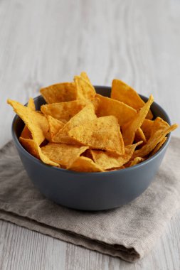 Peynir aromalı Nacho Chips, yan görüş. Yakın plan..