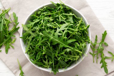 Organik Çiğ Yeşil Arugula, en iyi manzara. Yukarıdan, yukarıdan..