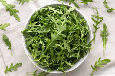 Organik Çiğ Yeşil Arugula, en iyi manzara. Yukarıdan, yukarıdan..