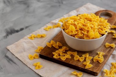 Kuru İtalyan Farfalle Makarnası. Boşluğu kopyala.