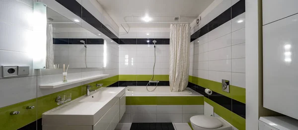 Lüks Dairede Modern Banyo Beyaz Yeşil Siyah Fayanslar Lavabo Ayna — Stok fotoğraf