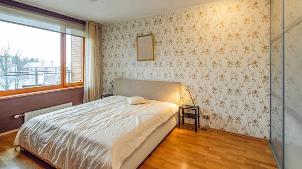 Modernes Interieur Des Schlafzimmers Moderner Wohnung Gemütliches Bett Lampen Auf — Stockfoto