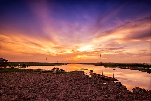 Krásný západ slunce na moři na léto — Stock fotografie