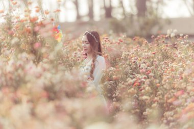Ormanın içinde güzel bir gelin buketi..
