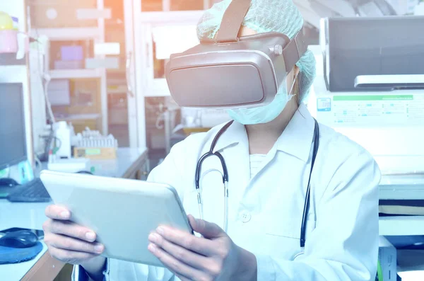 Coronavirus hastalığı COVID-19 virüsüne insan ciğerlerinde çifte maruz kalma, biyolojik tehlike koruma bezi ve pnömoni akciğeri, koronavirüs covid-19 aşı araştırması İnovasyon ve Tıp Teknolojisi.