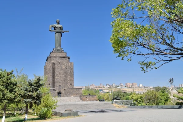 Mother Armenia statue in Victory Park — Stock Photo, Image