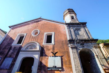 Çan kulesiyle Annunziata Kilisesi ve San Biagio, Maratea, Basilicata, İtalya, Avrupa 'nın adak köşesi.