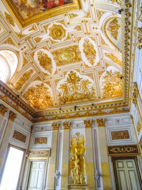 Altın sıva ve freskli tavanlar, Caserta Kraliyet Sarayı, Reggia di Caserta dünyanın en büyük kraliyet konutlarından biri, UNESCO Dünya Mirası Alanı, Caserta, Campania, İtalya