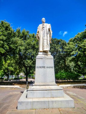 Giuseppe Manno 'nun anısına Alghero şehrindeki Vittorio Emanuele' nin kamu bahçelerine, Sardunya 'nın batı kıyısı, Sardunya Adası, Sassari ili, İtalya' nın en ünlü vatandaşlarından biri olan Alghero 'nun anısına dikildi., 