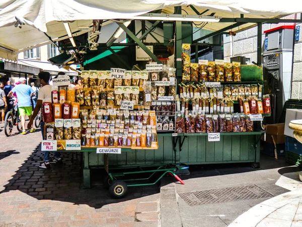Bolzano Bozen August 2021 Piazza Delle Erbe Obstplatz Square Market — Foto de Stock