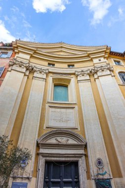 Parrocchia Santa Dorotea. Roma 'nın Trastevere bölgesinde, Rione Trastevere. Santa Dorotea, 18. yüzyılda yaşamış bir manastır. Mimar ve mimar Giambattista Nolli (1701-56) tarafından tasarlandı ve kilisede gömüldü.