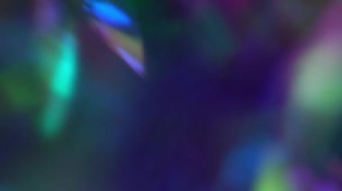 Çok renkli neon ışık gösterisi. Yumuşak neon mavi pembe holografik ışıklar ve ışınlar, yansıma ve kırılma