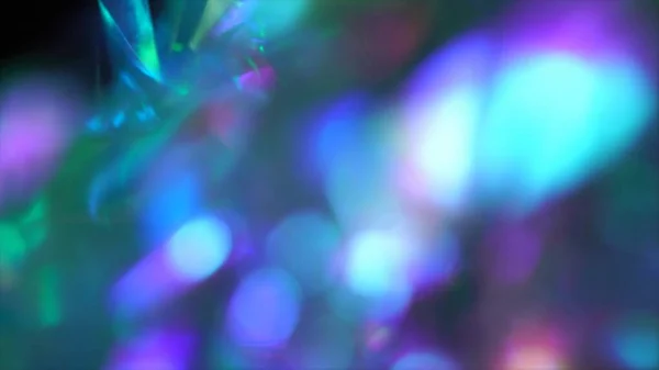 Azul e roxo neon brilhante textura festiva. Luz brilhante colorida desfocada. Prisma cristal luz holograma arco-íris Natal fundo — Fotografia de Stock
