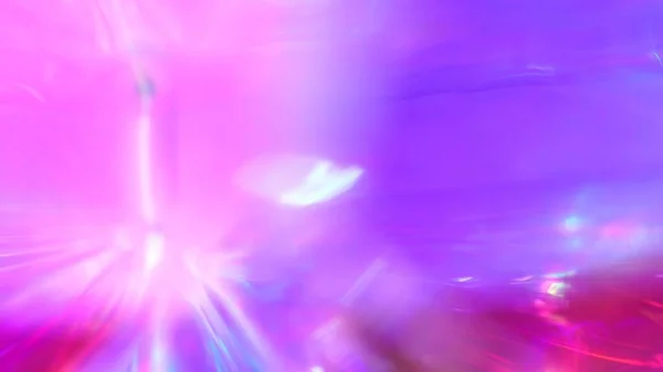 Um holográfico arco-íris unicórnio pastel roxo rosa teal cores abstrato fundo. Feixes de brilho de prisma de cristal óptico. Sinalizadores luminosos — Fotografia de Stock