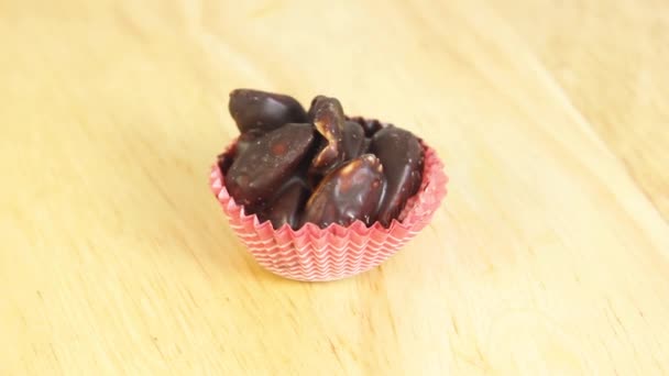 Amendoim com chocolate — Vídeo de Stock