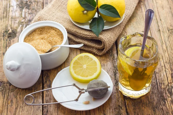 Tasty lemon tea — Stock Photo, Image