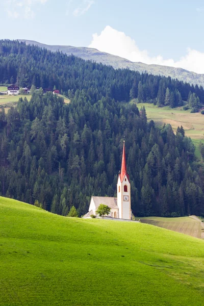 Vita kyrkan San Candido — Stockfoto