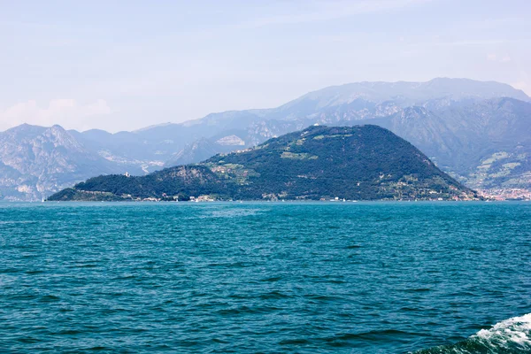 Vista panorâmica do lago Iseo — Fotografia de Stock