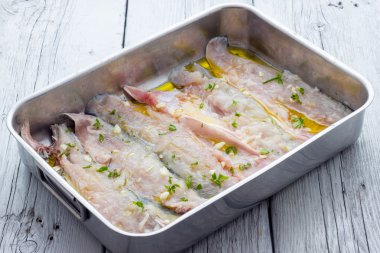 Baked levrek yemek