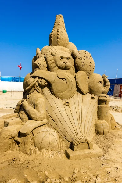 Esculturas de arena en una playa — Foto de Stock