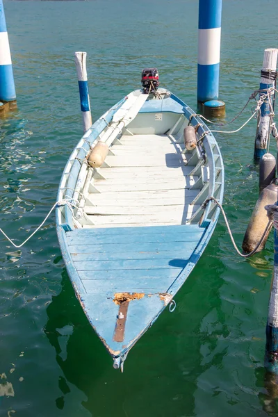 Iseo gölde tekne — Stok fotoğraf