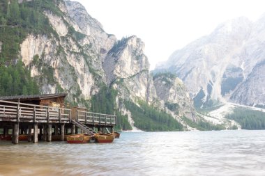 Braies Göl Manzaralı