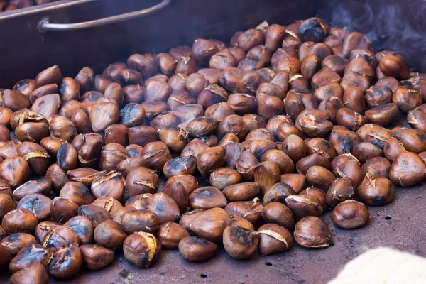 Chestnuts on fire — Stock Photo, Image