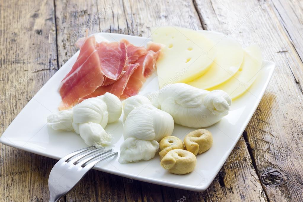 Mozzarella and cheese from Puglia