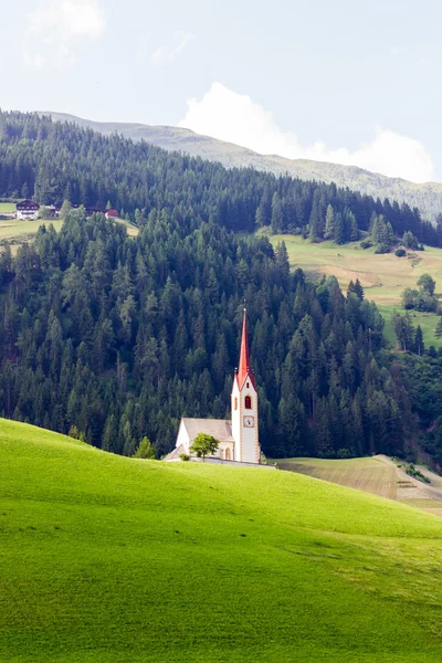 Iglesia blanca San Candido — Foto de Stock