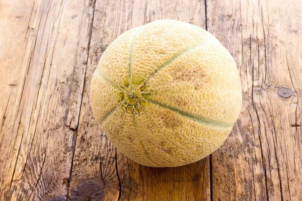 Biologische Gelbe Melone — Stockfoto