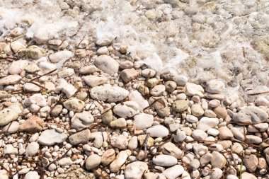 taş görünümlü sahil