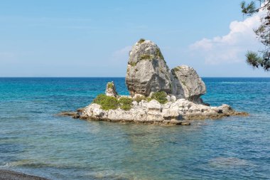 Yunan adaları plajları ve kayalıkları