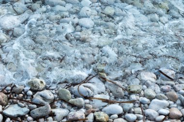 taş görünümlü sahil