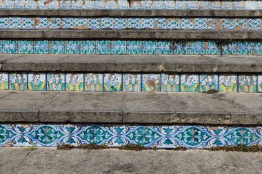 Caltagirone Sicilya 'dan polikrom seramik seramik kiremitli merdiven.