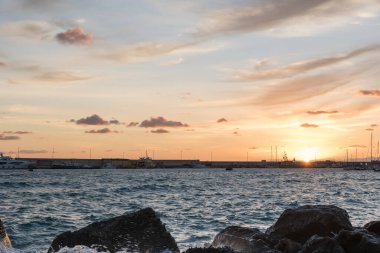 Otranto Puglia sokakları gün batımı