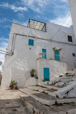 Ostuni Puglia caddesi binaları