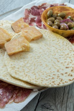 ıspanak ve peynirli turta