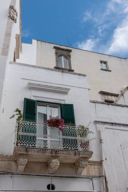 Ostuni Puglia caddesi binaları