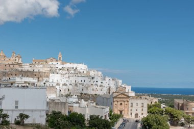 Ostuni Puglia caddesi binaları