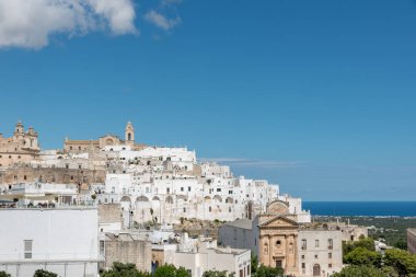 Ostuni Puglia caddesi binaları