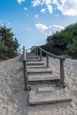 Punta Prosciutto Puglia plajı
