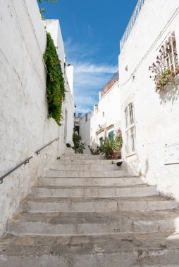 Ostuni Puglia caddesi binaları