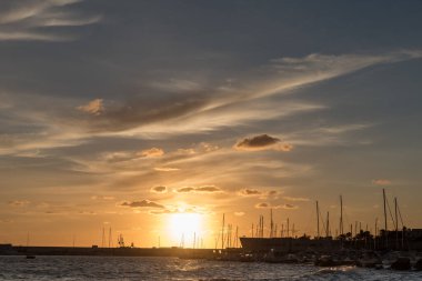 Otranto Puglia sokakları gün batımı