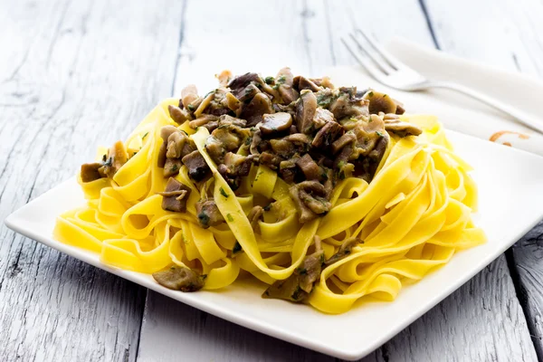 Noodles  with mushrooms — Stock Photo, Image