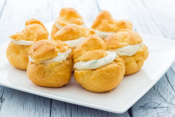 ton balığı ile krem puffs