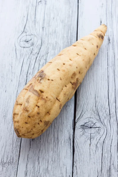 Tatlı patates pişmiş olması için hazır — Stok fotoğraf