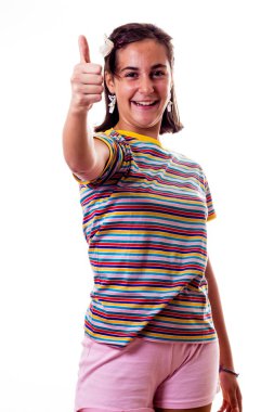 başparmak yukarıya ile küçük kız