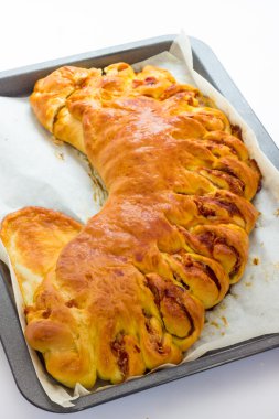 Lezzetli pasta pastırma ve yumuşak peynir ile